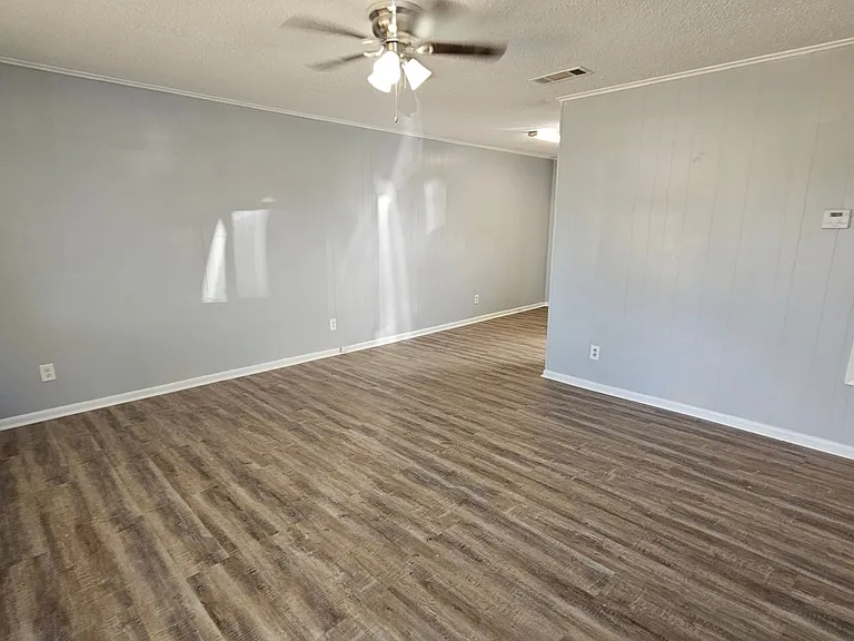 13818 Mail Route Rd — Photo 2
