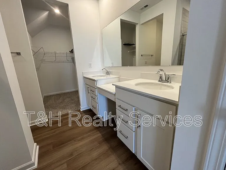 9275 Loyola Way — Photo 24