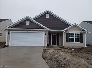 143 Prestwyck Ln, Elyria, OH 44035