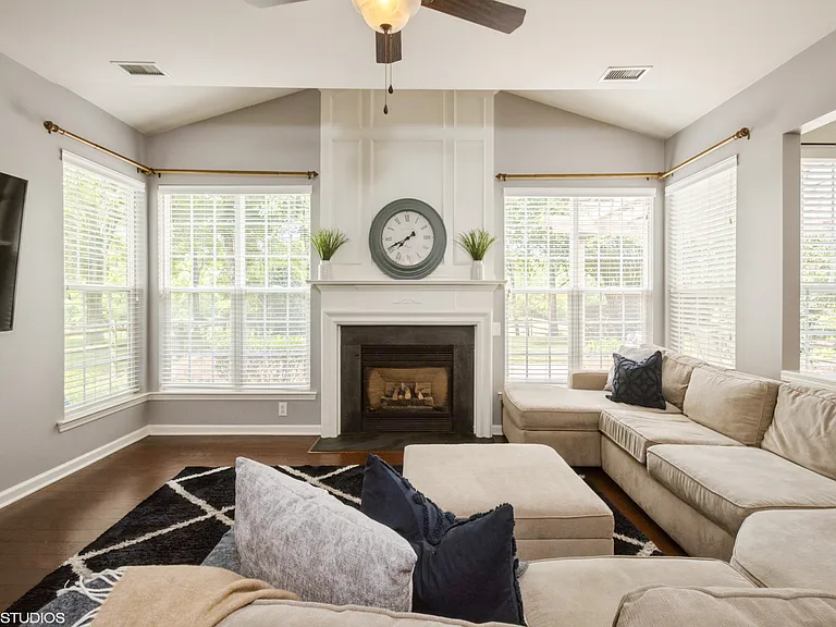 5743 Cambridge Bay Dr — Photo 18