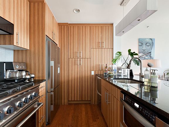3rd image of 5-49 Borden Ave #J2