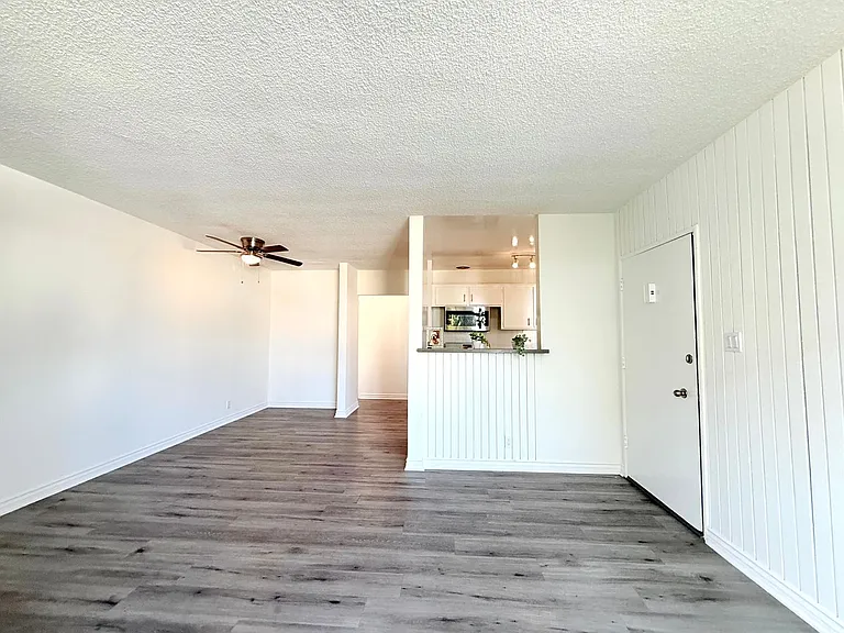 1029 N. Ardmore Avenue — Photo 5