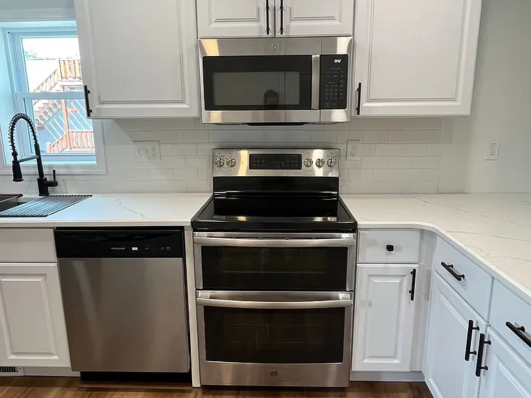 820 Main St — Photo 2