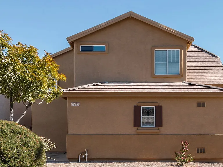 7233 S 40th Ave — Photo 15