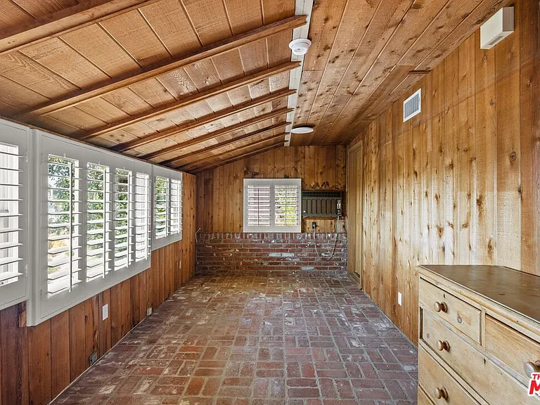 2317 Kimridge Rd — Photo 33