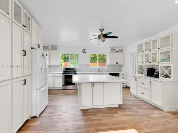 6285 SW 70th St, South Miami, FL 33143