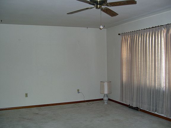 3rd image of 205 N Joles St