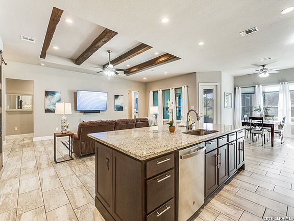 4th image of 312 Lantana Crossing