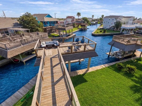 22 N Flamingo St, La Marque, TX 77568