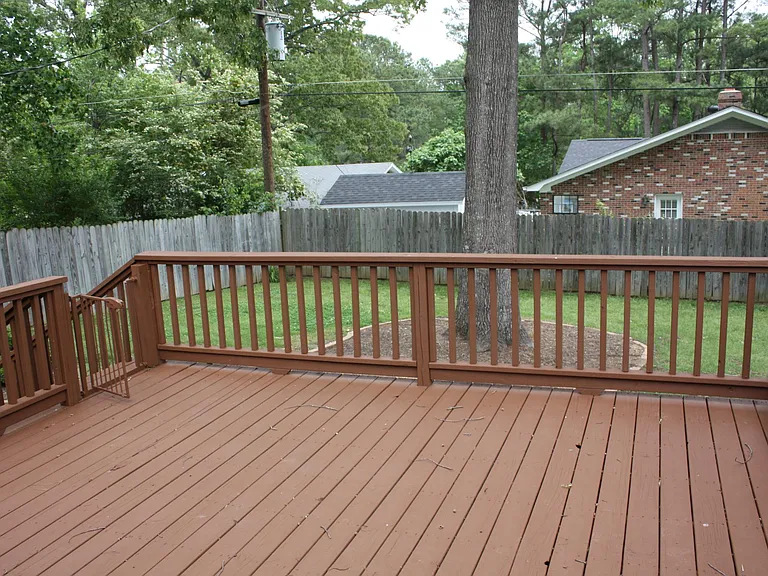 2207 Scott St — Photo 3