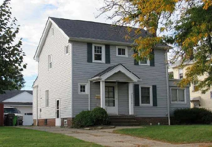 20330 S Lake Shore Blvd photo 1