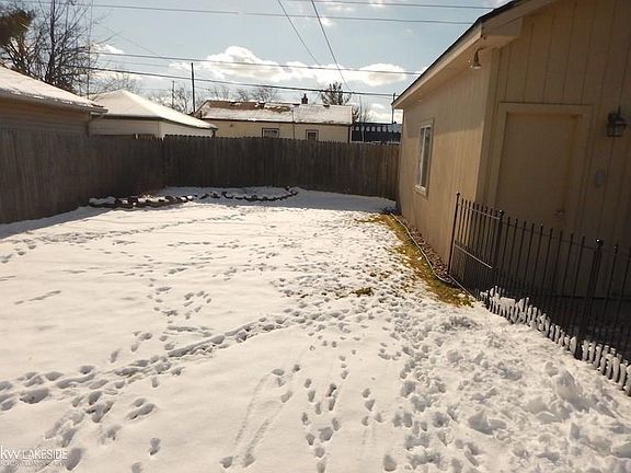 4th image of 22978 Carolina St