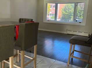 21-22 28th Ave #1F, Astoria, NY 11102