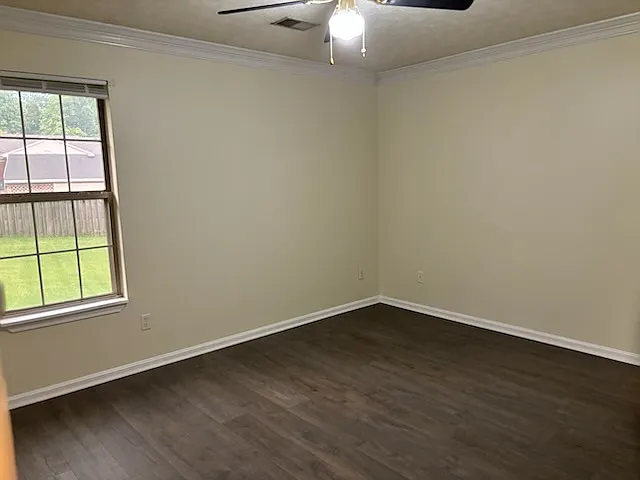 155 Springhill Dr — Photo 3