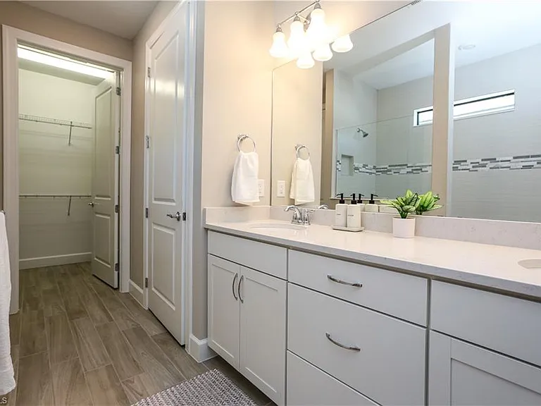 9716 Everglades Dr — Photo 2