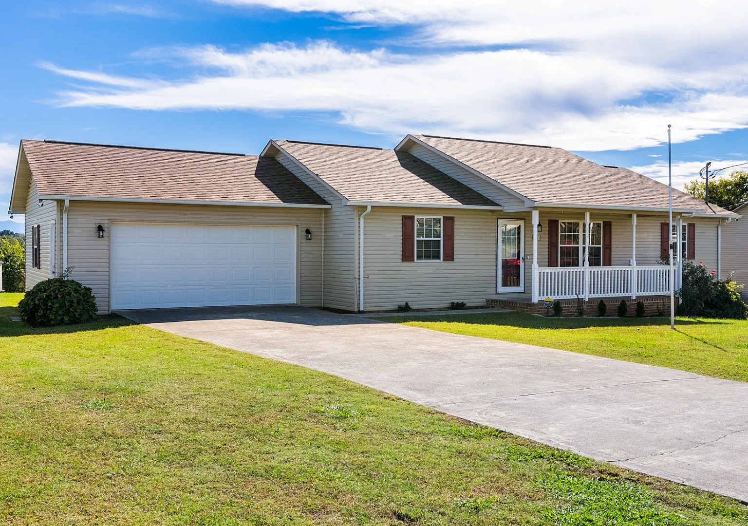 432 Tyler Dr — Photo 3