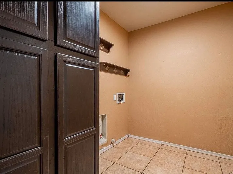 3849 W 25th Pl — Photo 2