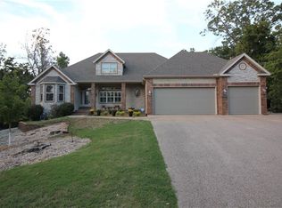 6 McKeever Ln, Bella Vista, AR 72715