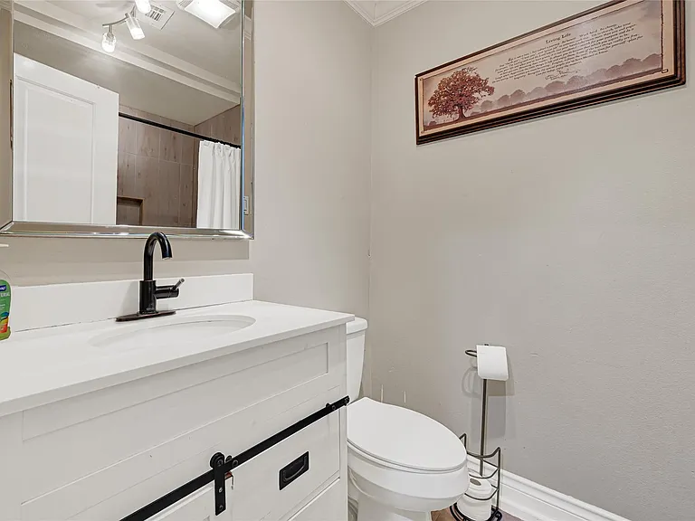 2809 Tooke St #C — Photo 6