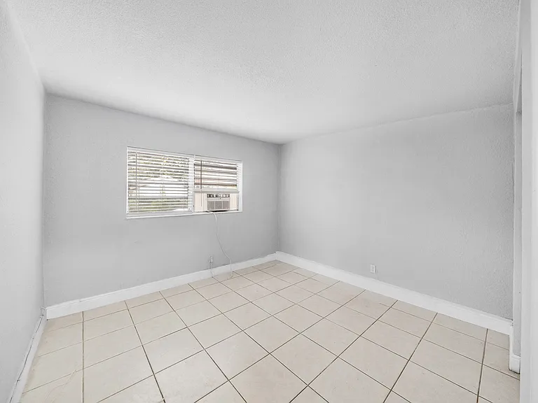 626 SW 14th Ave #108 — Photo 13