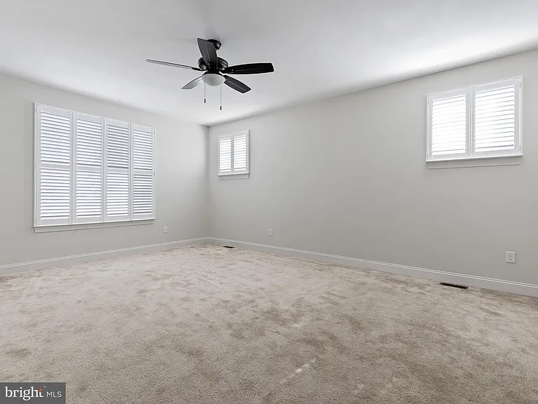 240 Baldy Ln — Photo 29