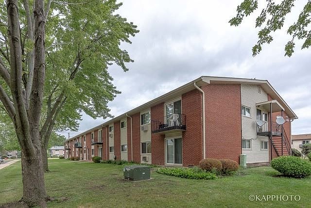 1st image of 8998 Kennedy Dr #1F