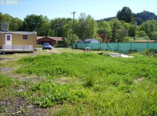 3934 NE Douglas Ave, Roseburg, OR 97470