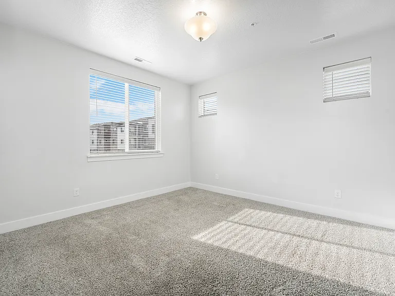467 N 360 W #N202 — Photo 6
