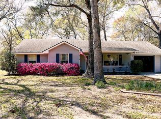16 Marsh Dr, Beaufort, SC 29907