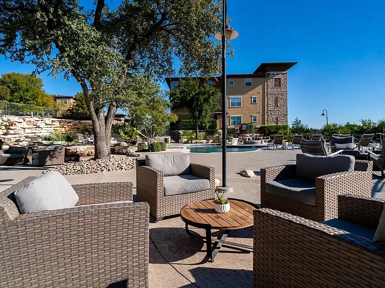 10x Living at Grandview — Photo 17