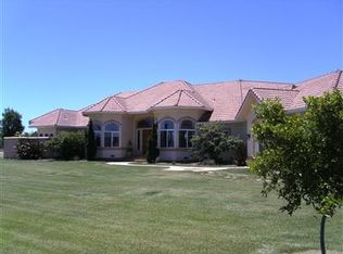 23739 Hacienda Dr, Acampo, CA 95220