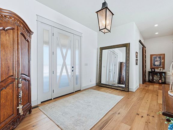 3rd image of 2191 W Baseline Rd