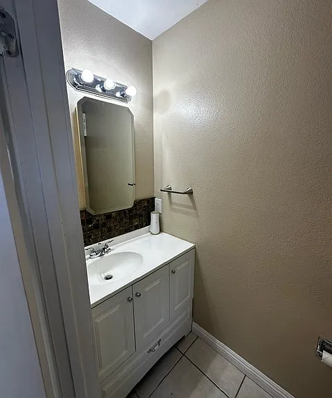 458 Las Casitas Way — Photo 7