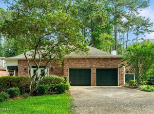 10 Moss Point Rd, Hattiesburg, MS 39402