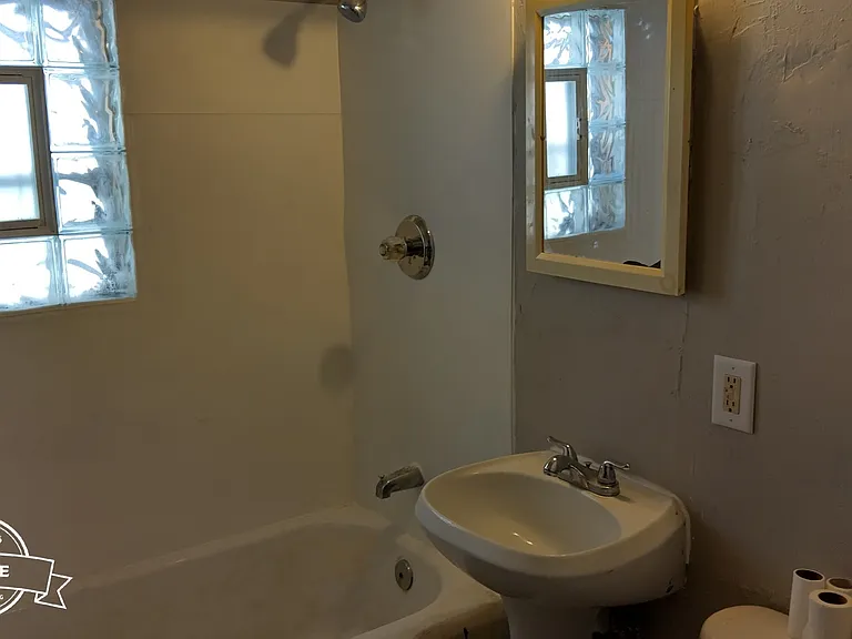 1827 W Grant St #1827 — Photo 6