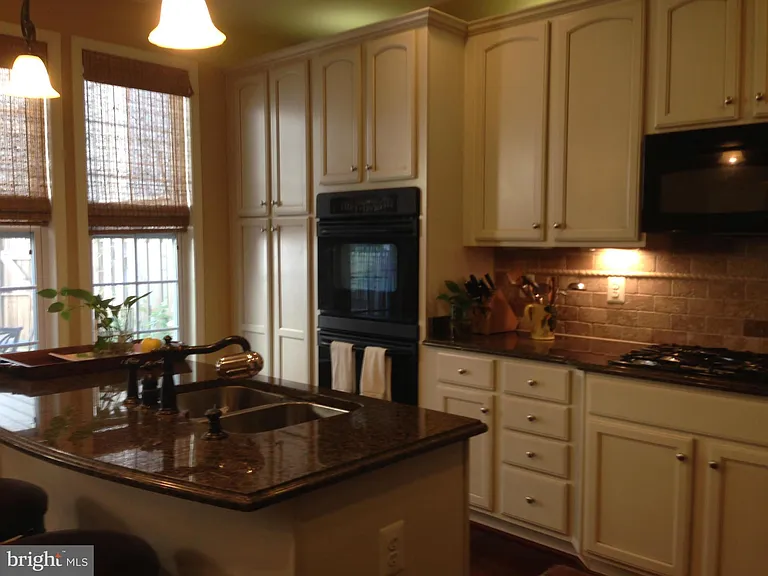 43593 Popes Creek Sq — Photo 24