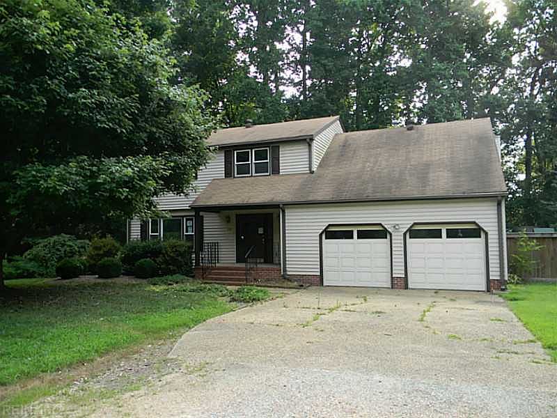1st image of 115 Camelot Cres
