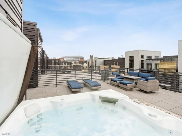 260 E Center St, Des Moines, IA 50309