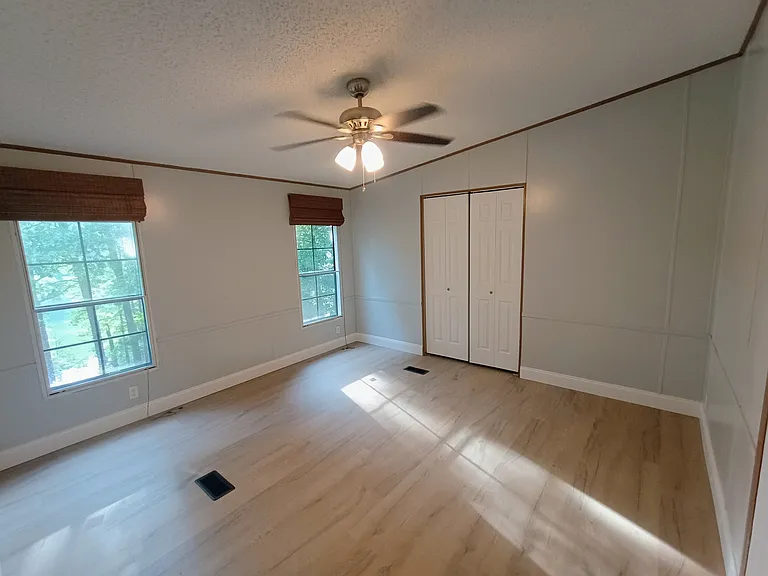 124 Woodshore Dr — Photo 16