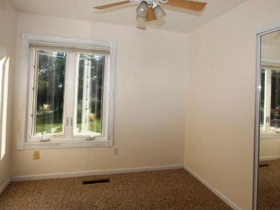 4th image of 22371 Green Ct