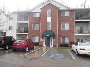 600 Hidden Ridge Ct APT 302, South Park, PA 15129