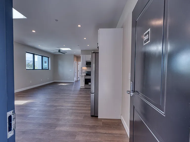 4202 Telegraph Ave #303 — Photo 3