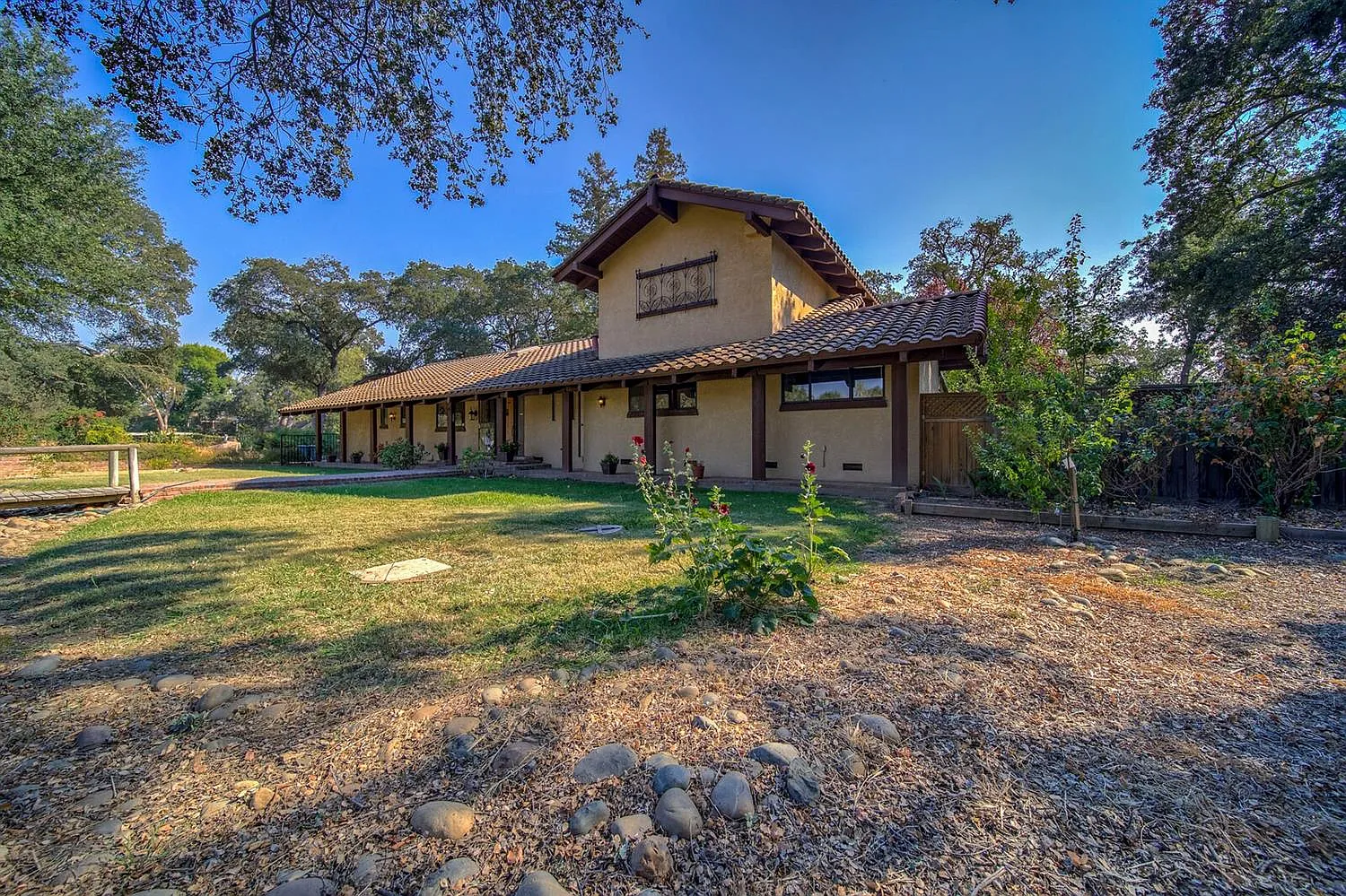10290 Sheldon Rd photo 1