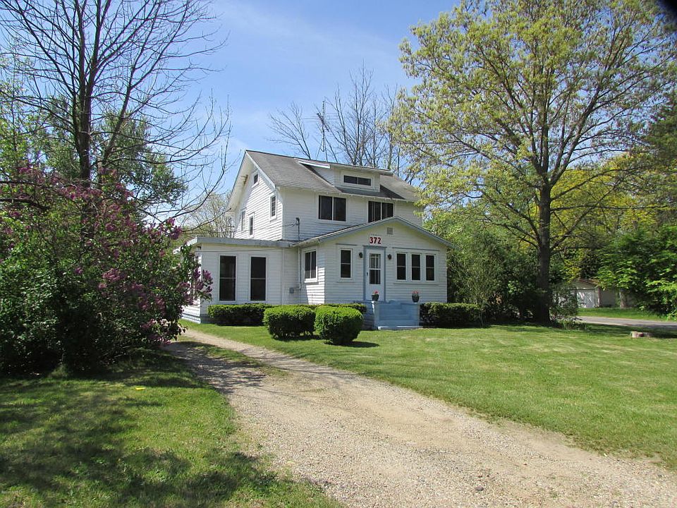 1st image of 372 E Napier Ave