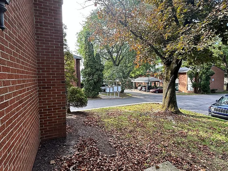 Coventry Court Townhomes — Photo 81