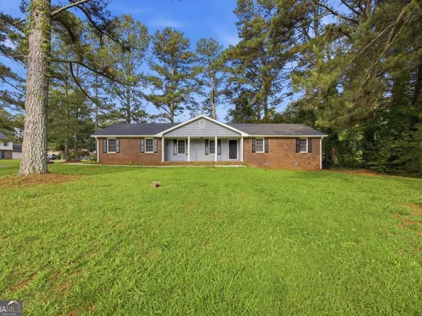2409 Three Bars Dr, Snellville, GA 30078