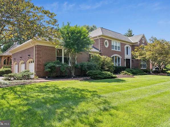 10726 Normandie Farm Dr, Potomac, MD 20854