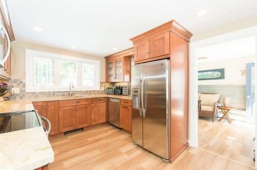 3rd image of 36 Myrtle Ave