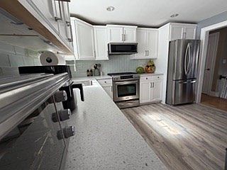 5th image of 23 Floyd St