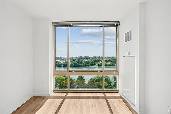 Rented by Greystar | media 5